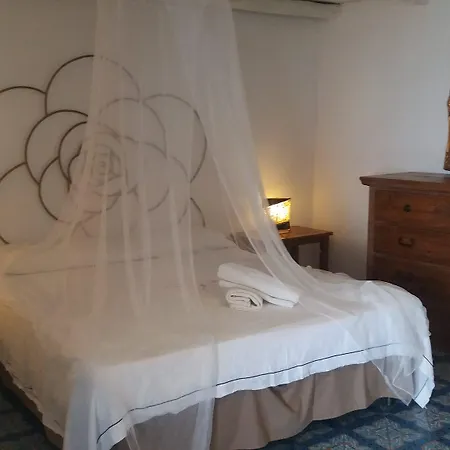 La Rosa בית הארחה *